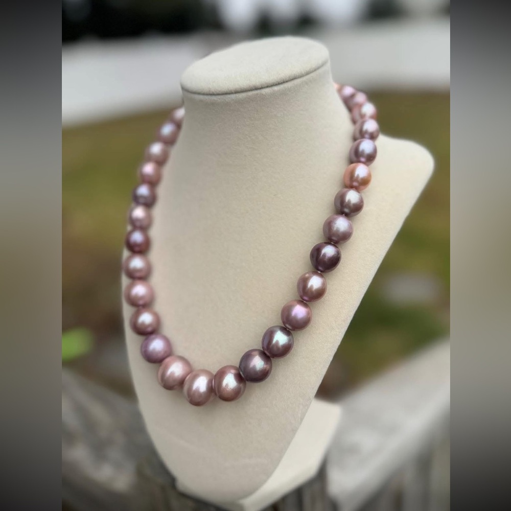 Elegant Pink and Purple Pearl Necklace